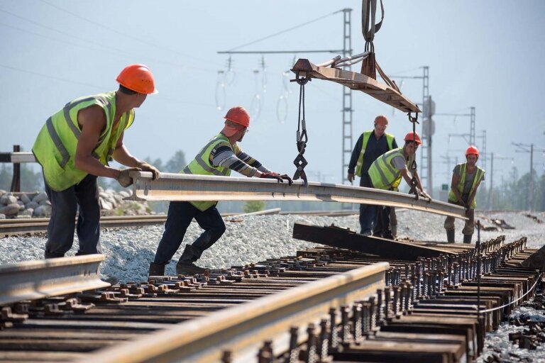 © АО «Бамстроймеханизация» / oaobsm.ru (Строительство вторых путей на перегоне Олекма – разъезд 1945 км в рамках первого этапа модернизации Восточного полигона, 2018 г.)