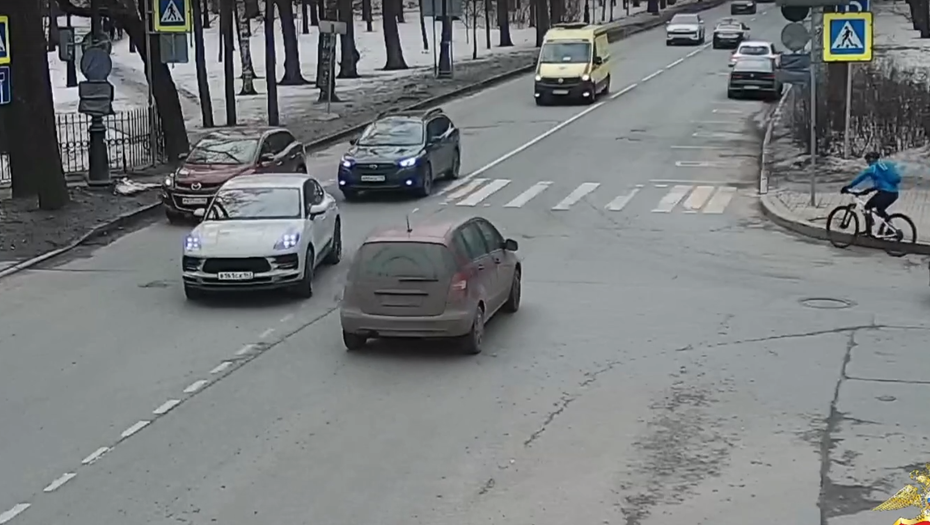 В петербурге упал дрон. Бпла упал в подмосковье. Uj-22 airborne ударный бпла. Парад на дворцовой площади. В петербурге упал дрон.