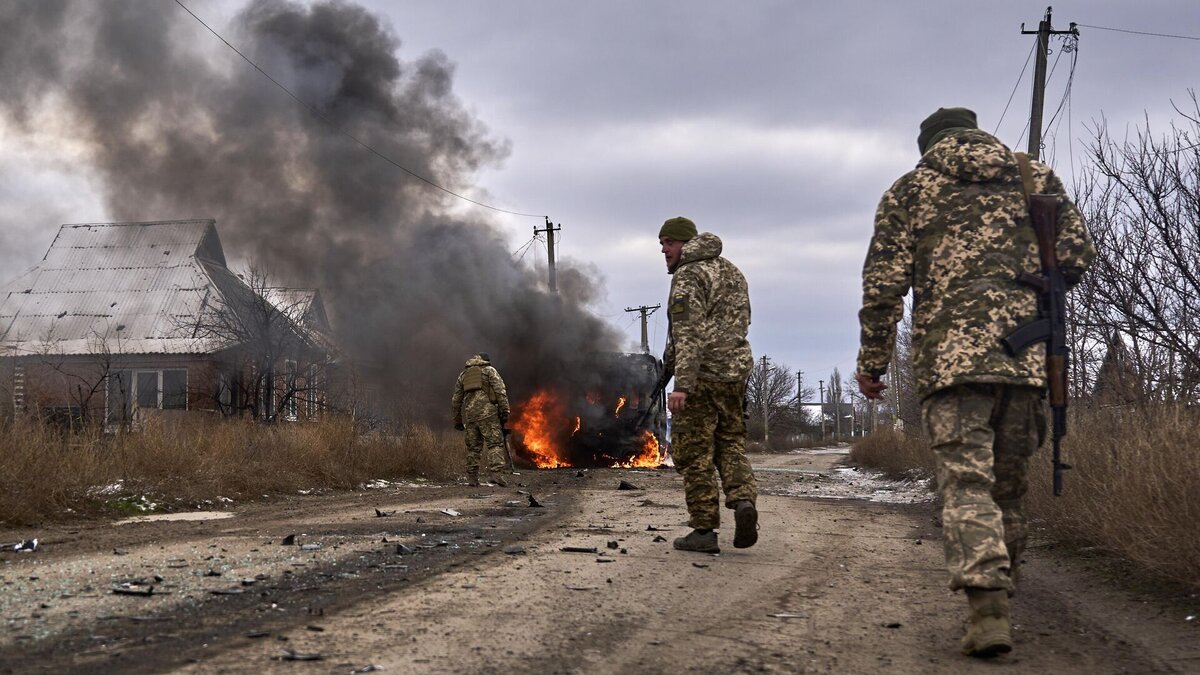 Список военных преступлений ВСУ становится шире: противник ставит технику  под жилыми домами в Часовом Яре | Утренний Юг | Дзен