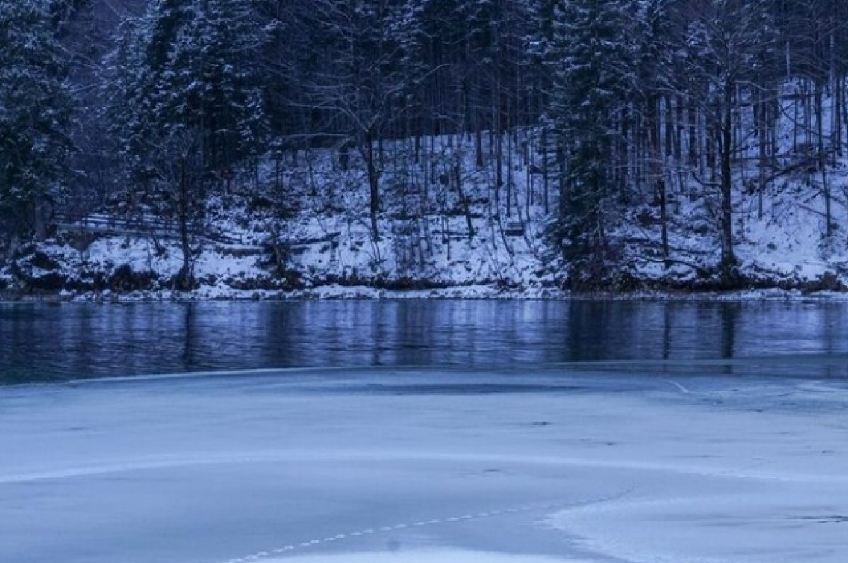    Кругом вода.