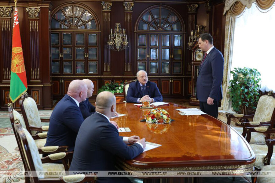     Александр Лукашенко рассмотрел кадровые вопросы