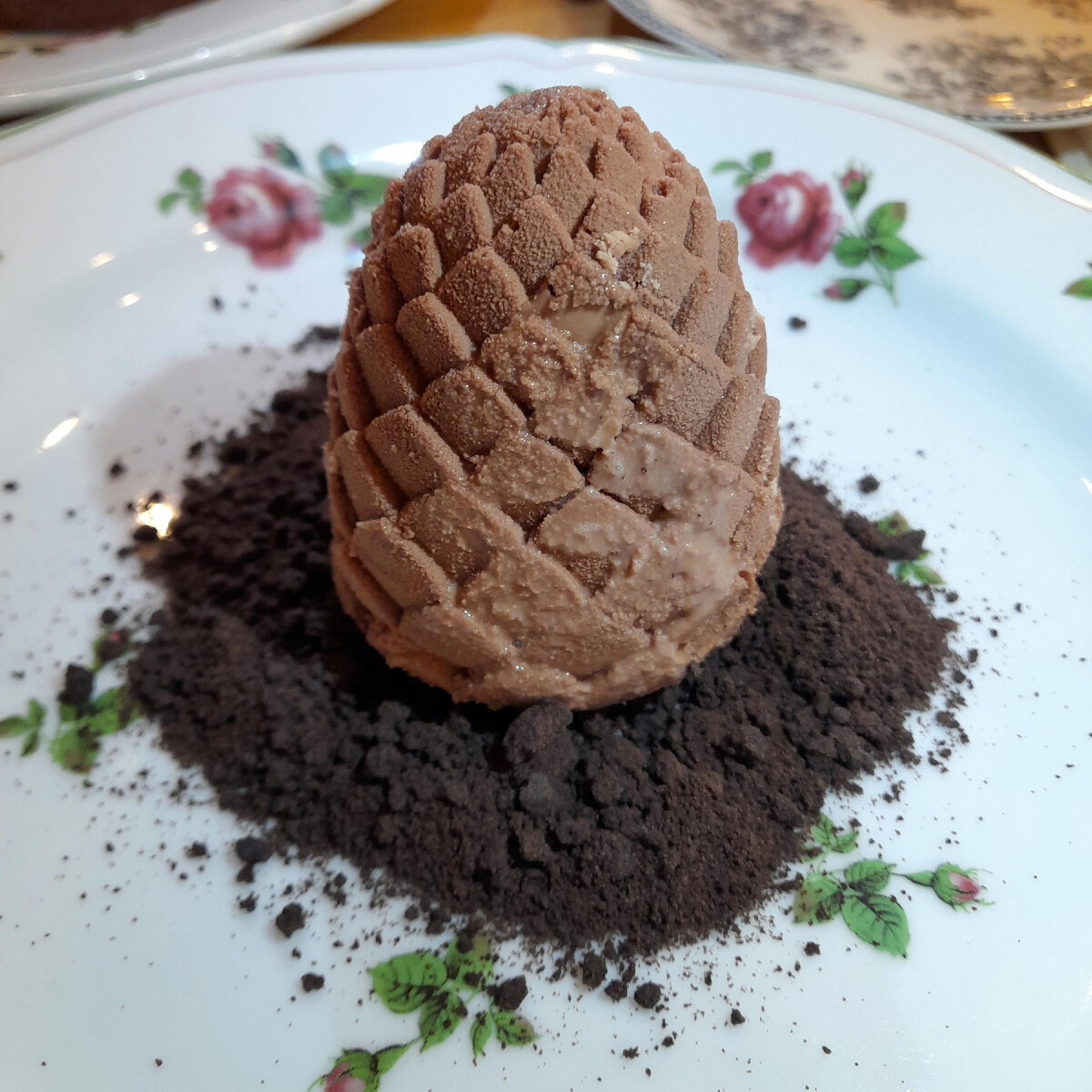 Тартар вторым кадром, он не такой симпатичный как этот десерт.