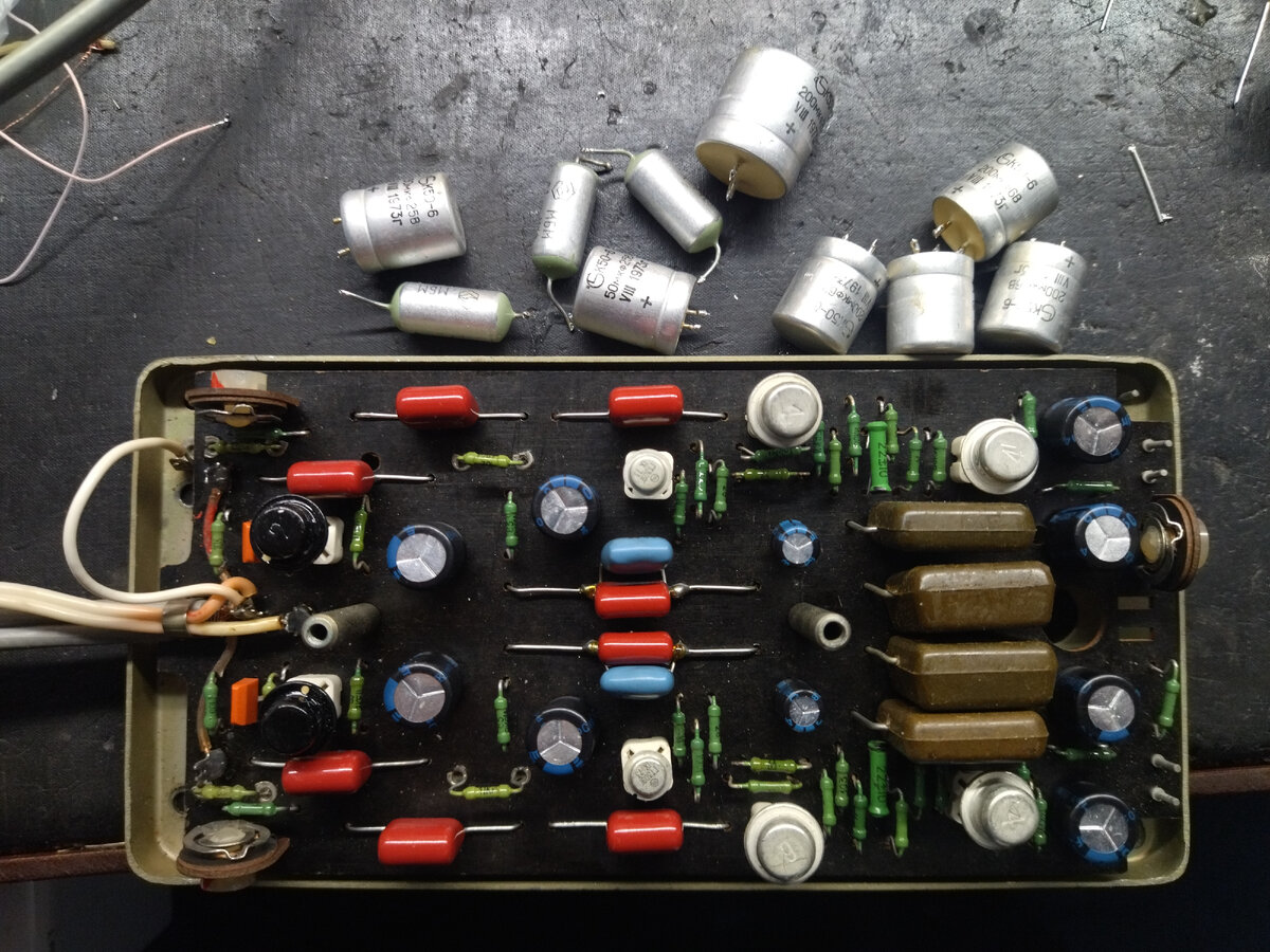 Это очередная статья из цикла публикаций по теме ремонта электрофона akords 001.-2