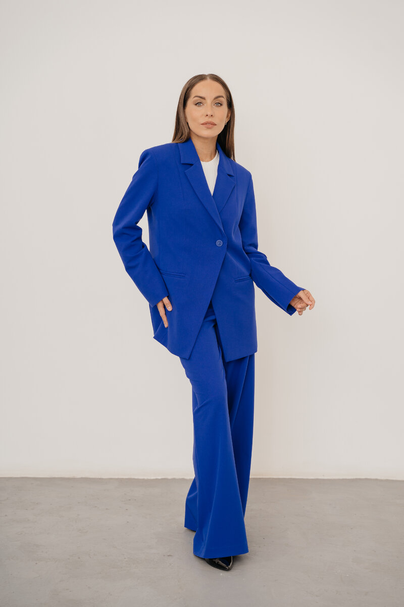 ЖАКЕТ ЛАНА 12000 р. https://vk.cc/cpMJf2 , БРЮКИ КЛАССИЧЕСКИЕ ЛАНА СИНИЕ 5600 р. https://vk.cc/cpUkoK 