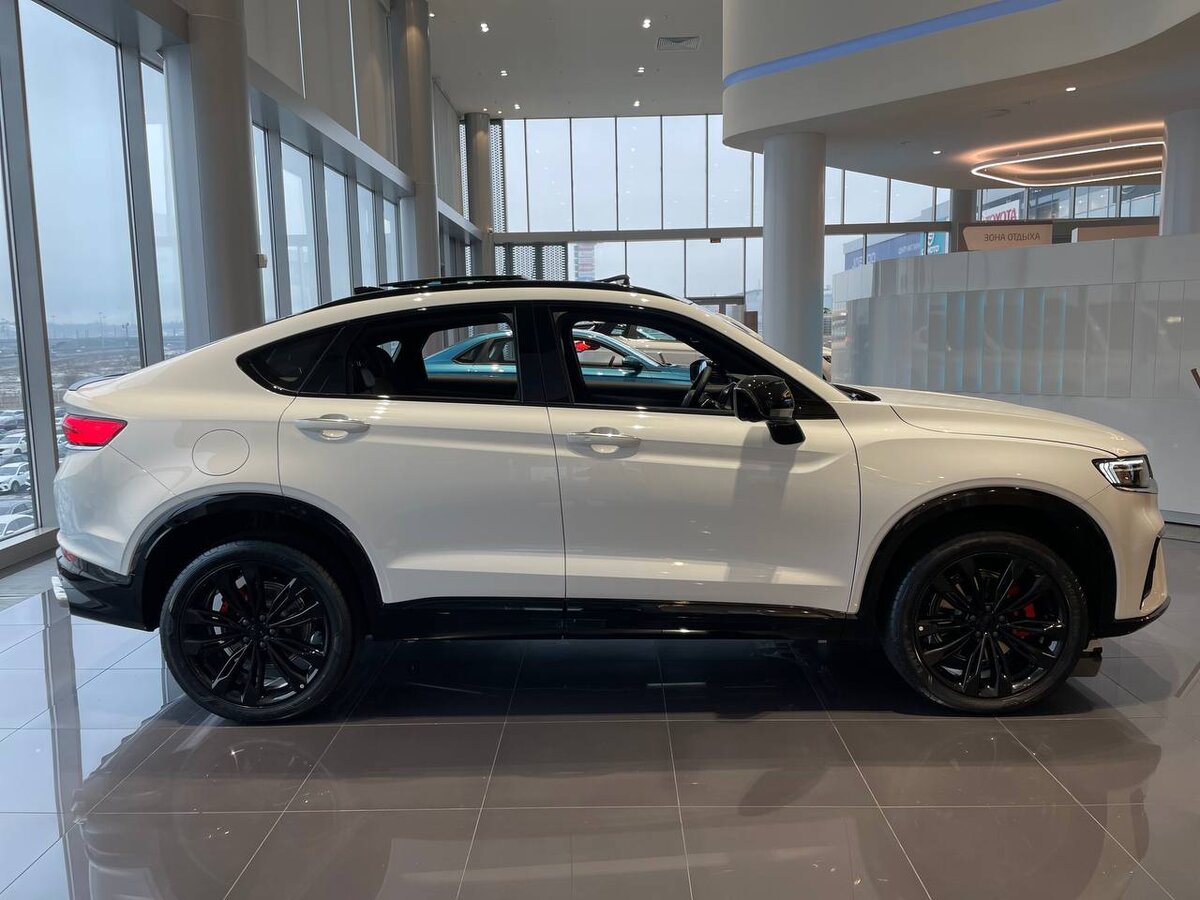 Модель: Geely Tugella Flagship sport Цвет: Ink Black (Чёрный металлик)
Адрес: Торговая улица, 22, Санкт-Петербург