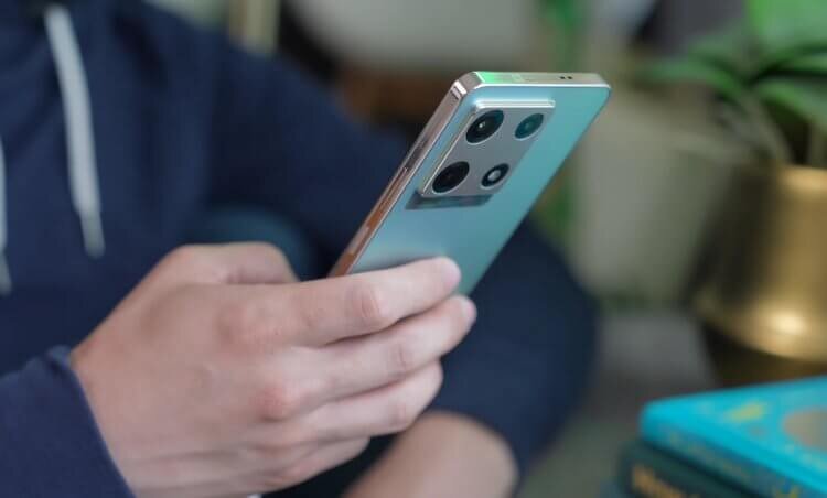    128 ГБ уже недостаточно для смартфона. Фото: GadgetMatch