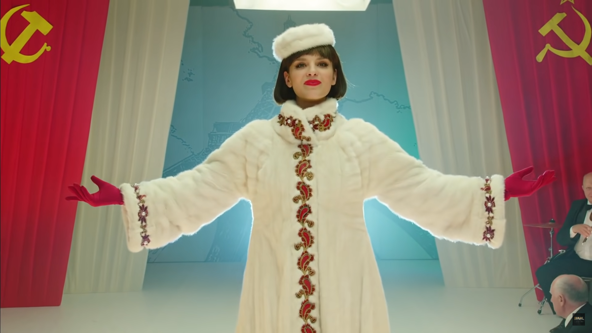 Регина (З)Барская, кадр из сериала "Красная королева" (2016), актриса Ксения Лукьянчикова