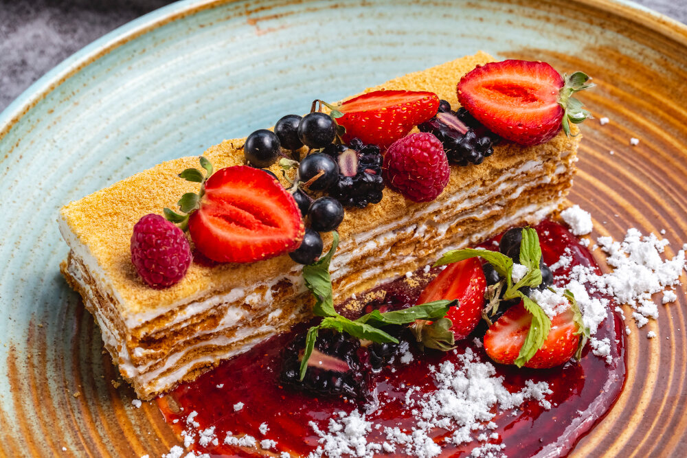 торты домашнего приготовления. торты виды рецепты. список тортов. торт три шоколада муссовый торт. торт три шоколада тортония.