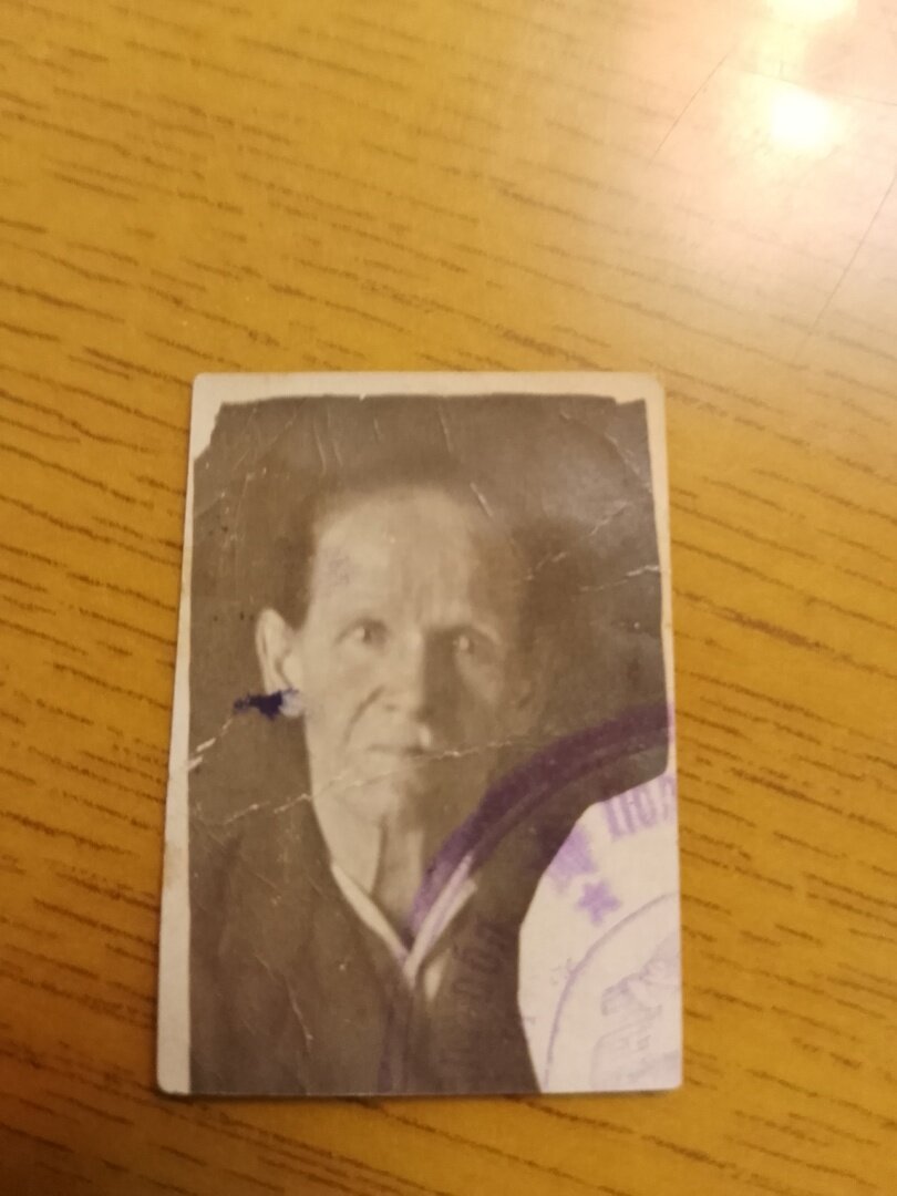 Это одна из героинь моих статей - бабушка Ирина. Единственная фотография сохранилась.
