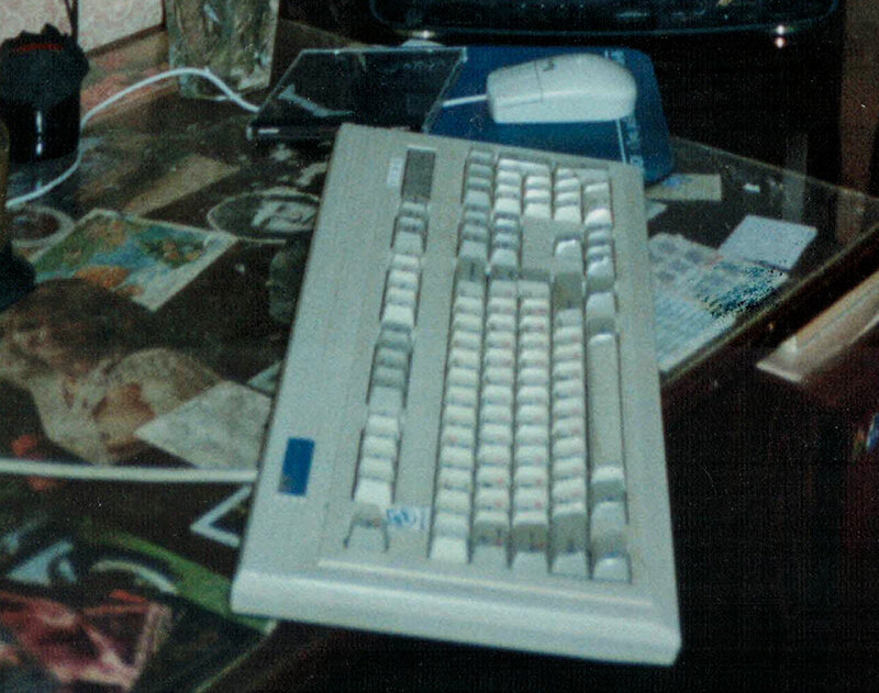 Фотография клавиатуры 1998-го года.