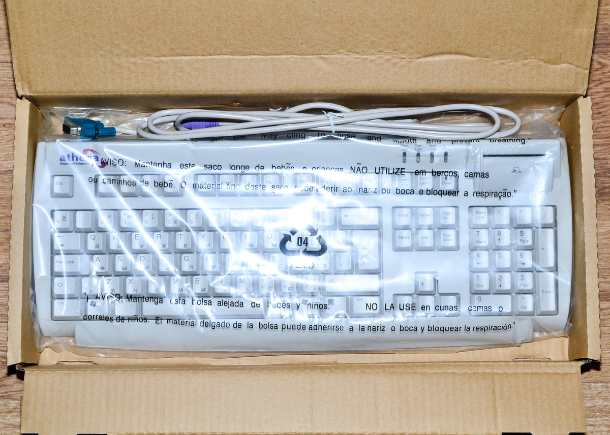 Клавиатура Athena ASEDrive IIIe KB SK-3102 в упаковке.