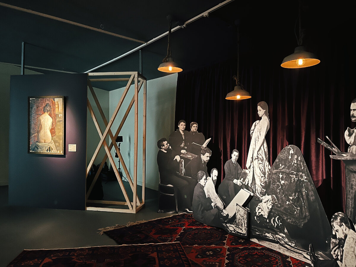 Фотография из зала «Тело как тело» в рамках выставки «Мастер Репин. Эпизоды из жизни учителя и учеников» / VK Гид