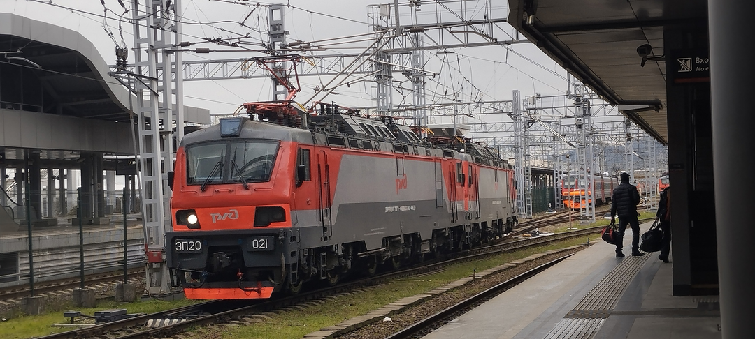 Подборка современных железнодорожных снимков от нашего читателя