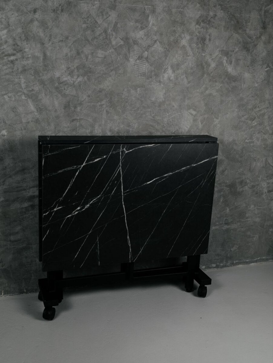 Стол в сложенном состоянии ширина всего 12 сантиметров! 