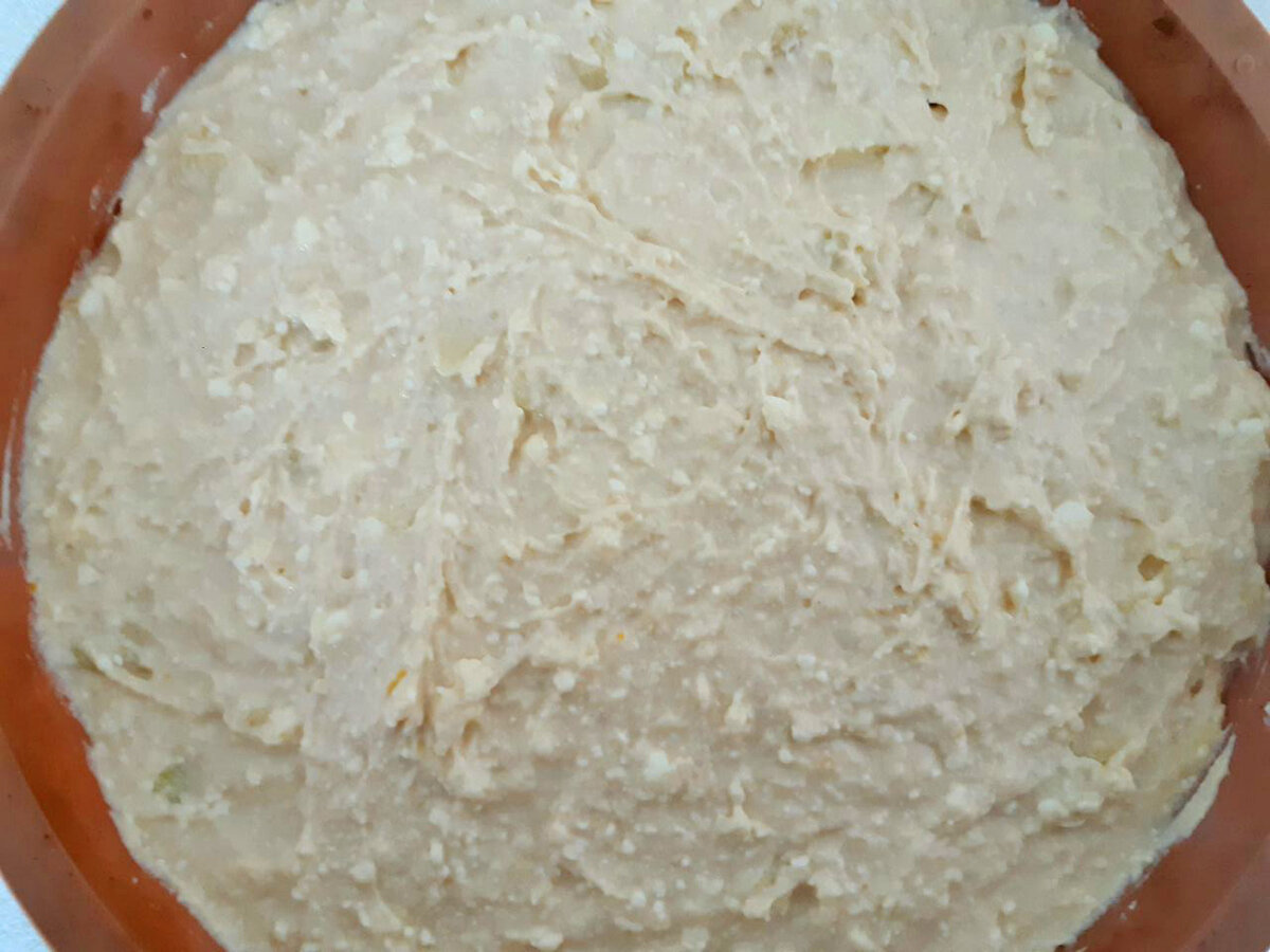 Тесто в силиконовой форме