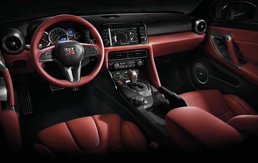 Интерьер Nissan GT-R R35