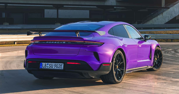 Porsche Taycan Turbo GT 2025 года мощностью 1092 л.с.