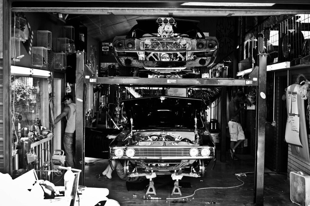 Ремонт проходил в гараже. Не всегда, но там было удобнее всего что-нибудь мастерить