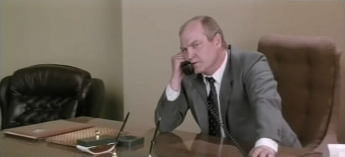 "Вам что, наша власть не нравится?!" (1988)