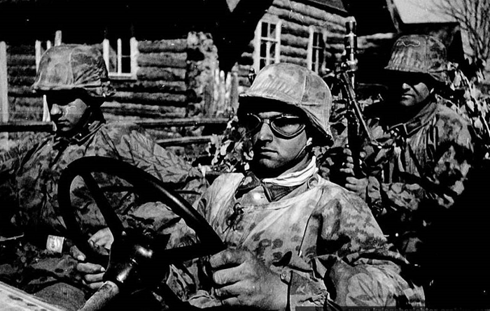 Как фашисты из СС "Мертвая голова" пытались договориться с советским снайпером: "Рус! Вы уберите Илью, тогда мы уберем наш суперснайпер Ганс