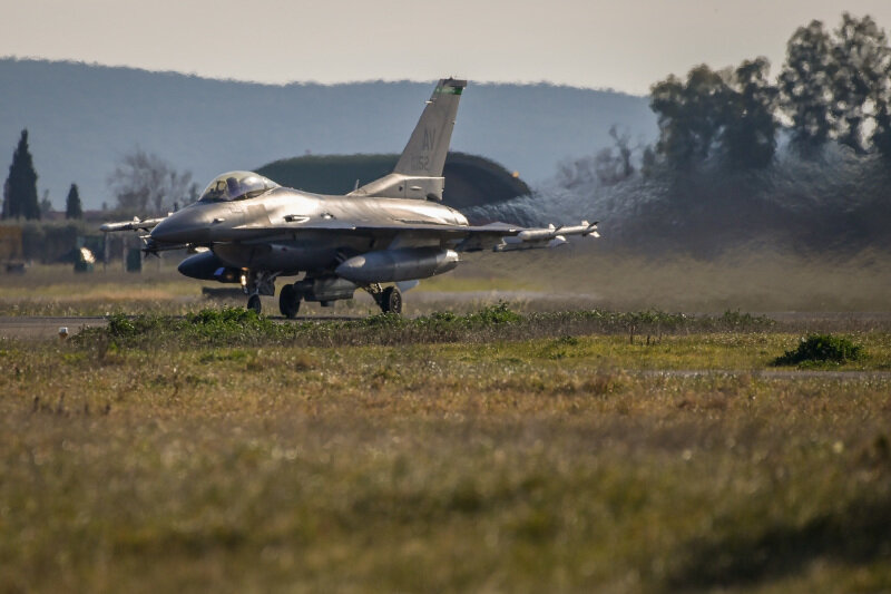 Русские ракеты уже подтвердили слова Лаврова: Первые истребители F-16 уничтожены на Украине, не поднявшись