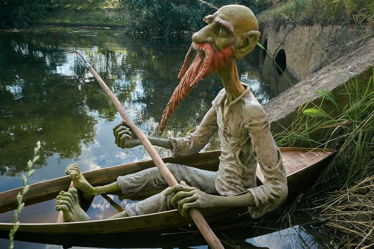 Скульптура Жевжика, созданная белорусским скульптором Антоном Шипица на основе иллюстрации Валерия Петровича Славука