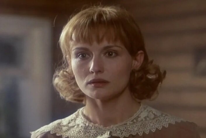 Елена Шевченко в фильме "Сирота казанская"
