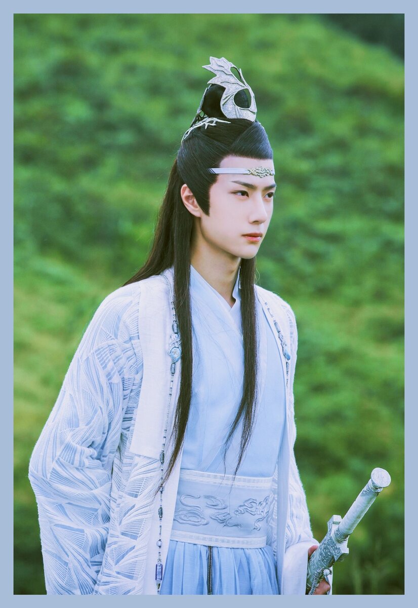 А шиньоны с заколками похожи на, извините, кучу гуано