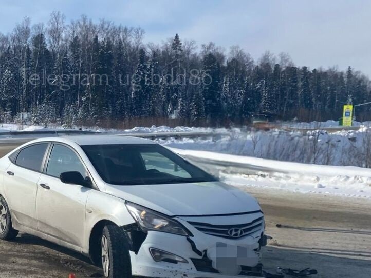    В Ханты-Мансийском районе водитель Hyundai не рассчитал боковой интервал и устроил ДТП