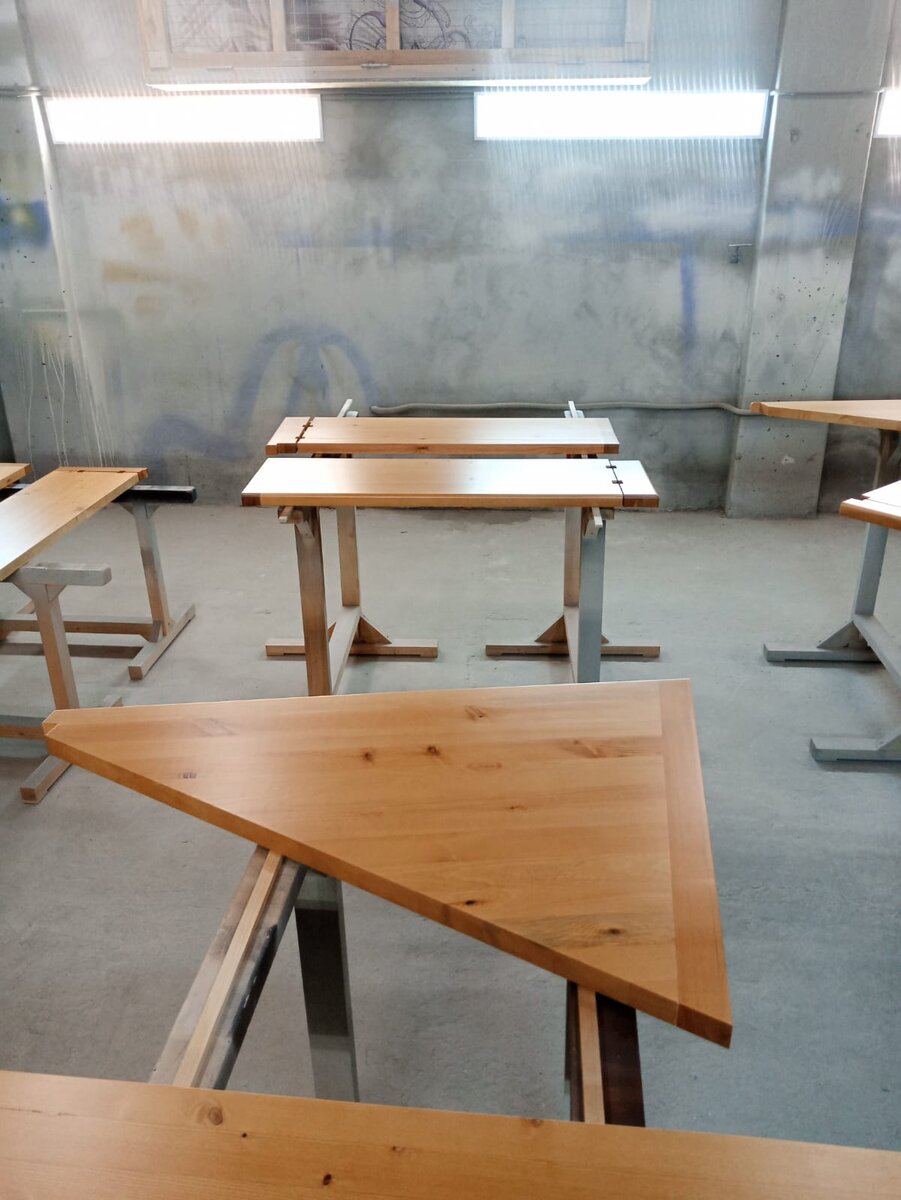 Основная часть сосна, по краям лиственница.