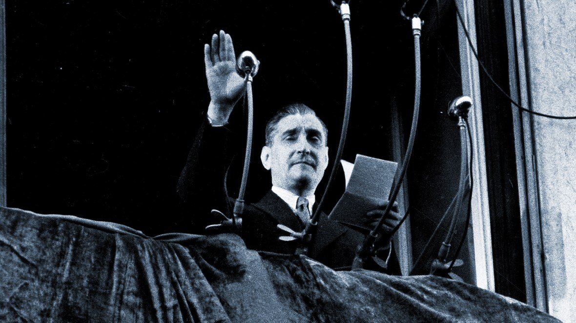 Салазар на трибуне