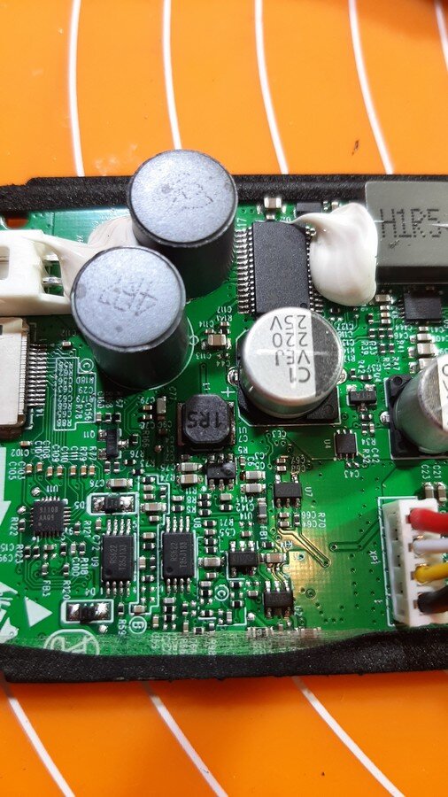 Системная плата колонки JBL Flip 5