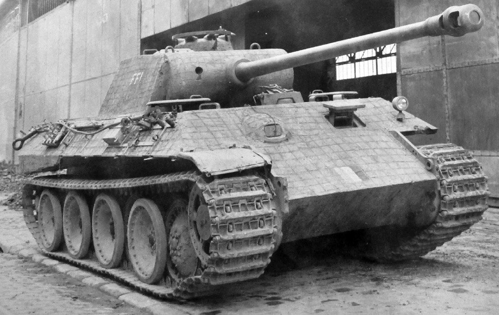 На мощностях AMX ремонтировались "Пантеры", которые далее шли во французскую армию. Неудивительно, что проекты Ateliers de construction d'Issy-les-Moulineaux получались "немецкими".