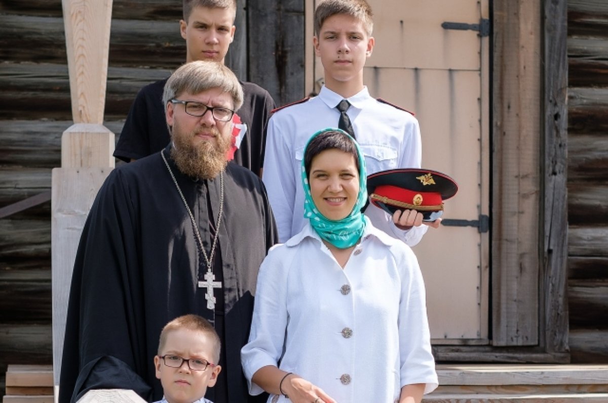    Жена сельского священника Ольга Язева.