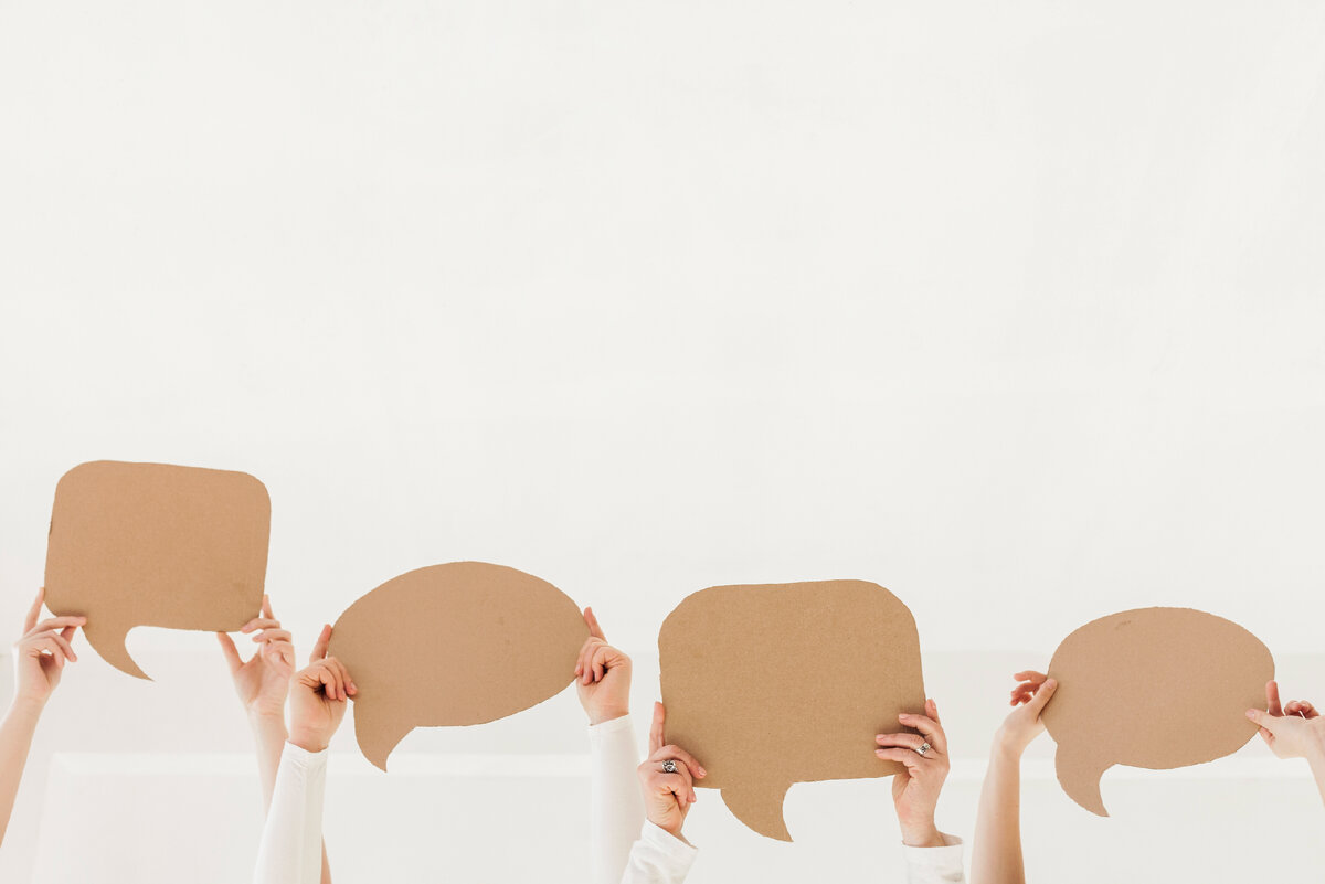 Больше всего людям нравится слушать самих себя. Изображение от freepik