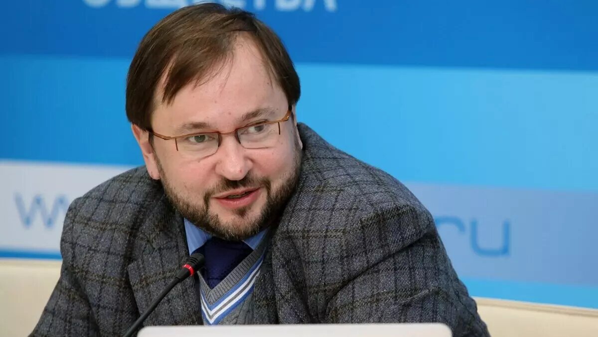     Главная интрига президентских выборов 2024 года в России — кто будет вторым после Владимира Путина. Политологи и социологические центры дают свои прогнозы. Считается, что кандидат, занявший на выборах второе место и будет тем самым актором, который сумел перетянуть на себя голоса «неопределившихся».