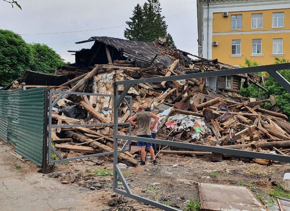 Так он выглядел пол года назад, сейчас там почистили