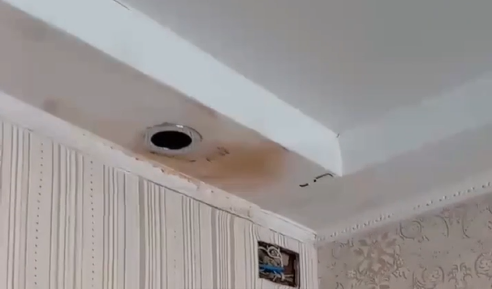    Потоп в барнаульском доме. Источник: Telegram-канал "Черное и Белое Барнаул"