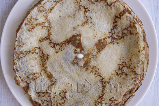 Блины с маслом.