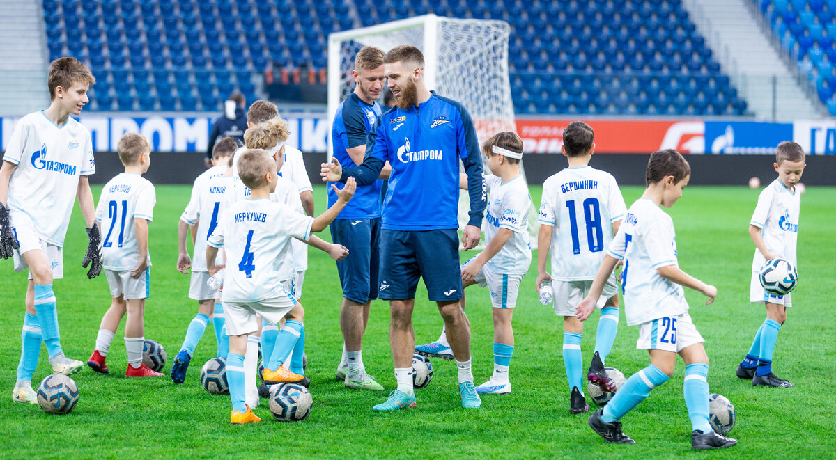 Открытая тренировка учеников школ «Зенит-Чемпионика»с основным составом ФК Зенит на «Газпром Арене»