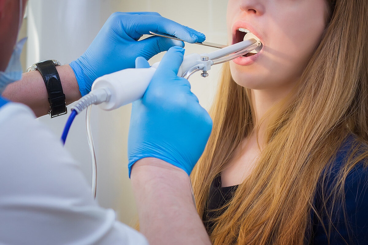 Промывание миндалин. 