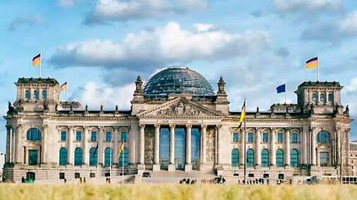 Здание бундестага (фото с официального сайта БТ)