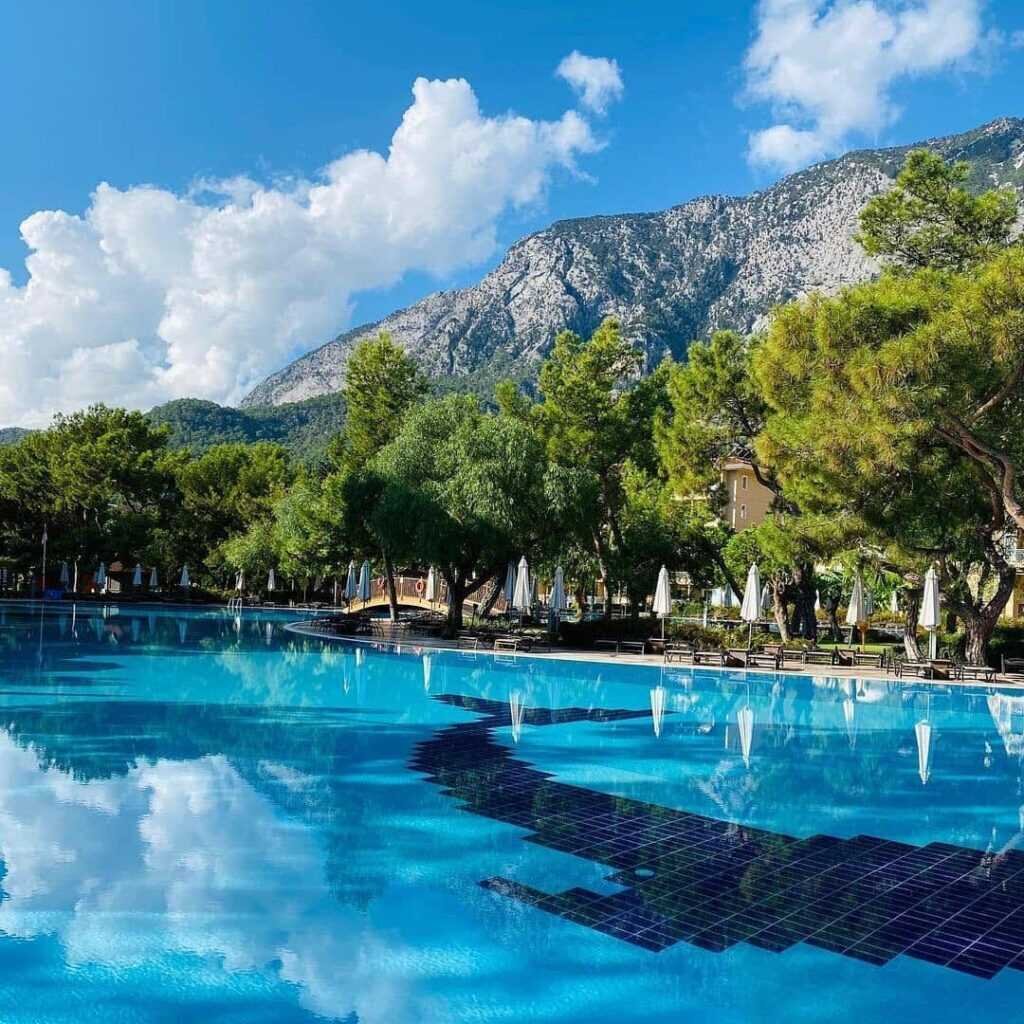 Один из моих любимый отелей Akka Antedon 5*, не гарантирую, что вам он так же понравится))