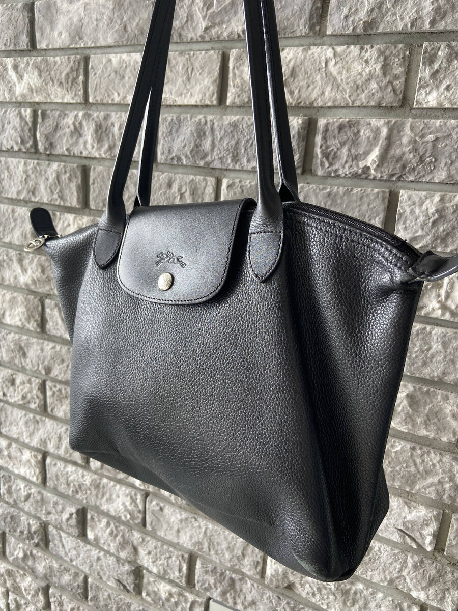 Состояние сумки Longchamp до реставрации - листайте фото вправо