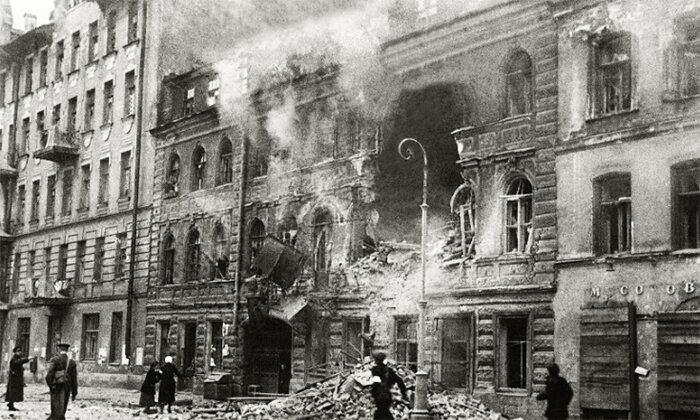 Обстрел улицы Достоевского. Сентябрь 1941 года