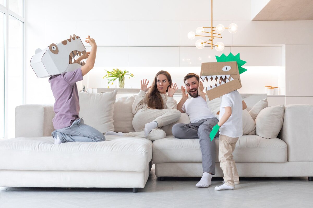 Костюмы можно сделать из картона или найти кигуруми