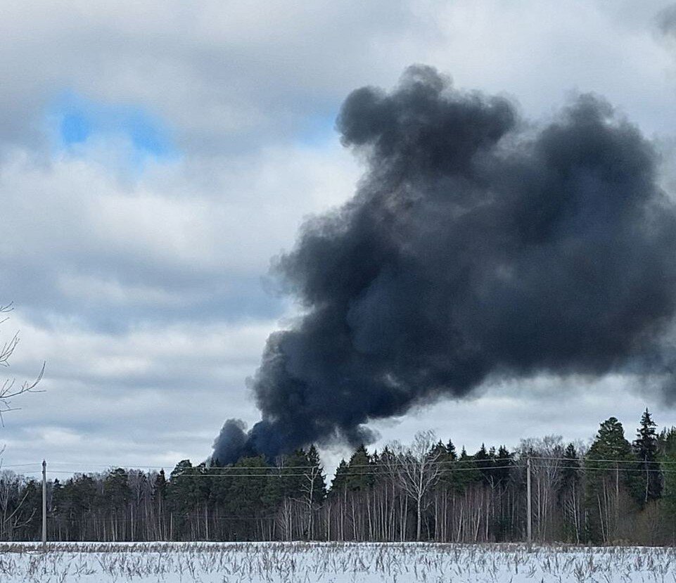 С места падения…
