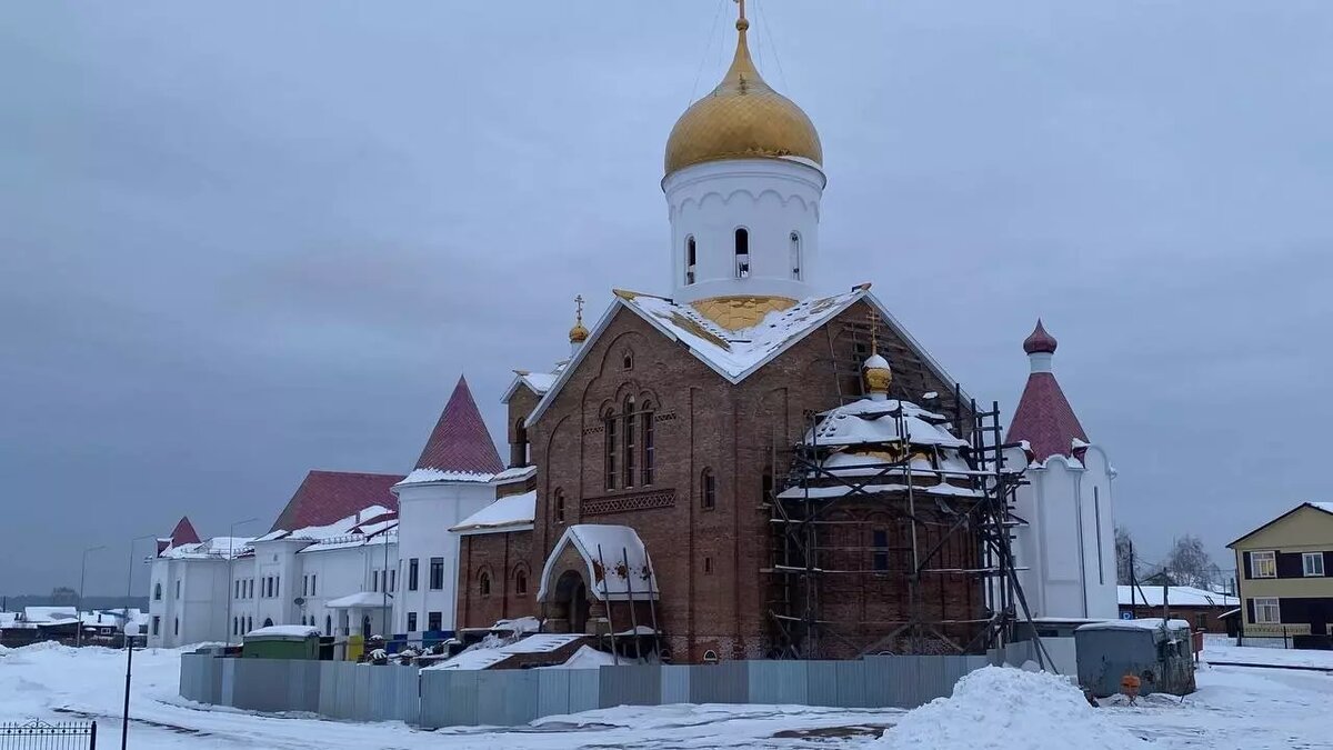     Сторонники арестованного депутата заксобрания Сергея Натарова заявили, что его преследует в том числе за строительство Свято-Троицкого храма в селе Казачинское.