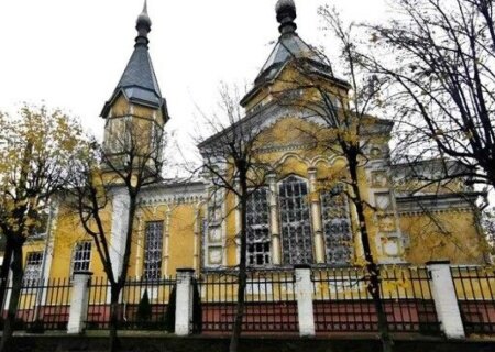    Священник ПЦУ призвал поставить свечку за упокой Папы Римского