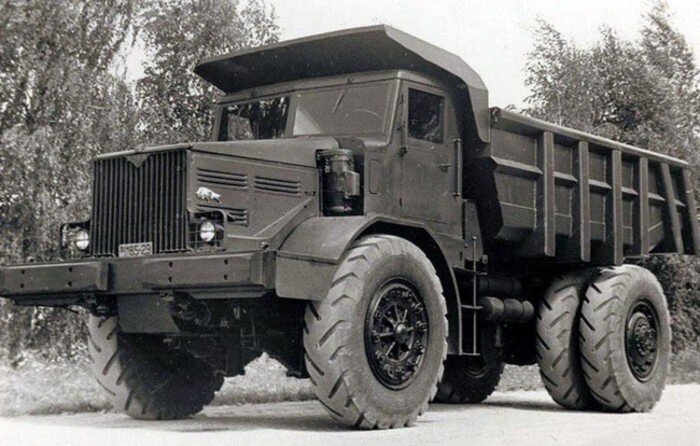 
МАЗ-525. Источник: http://www.belaz.by